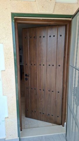 Yteerdörr-säkerhet-dörr-villamartin-orihuelacosta-fastighet-renovering-byggare.JPG