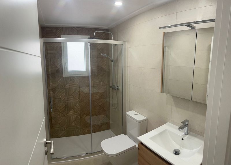 Badrumsrenovering-badrum-kakelklinker-sanpedropinitar-costablanca-fastighet-renovera